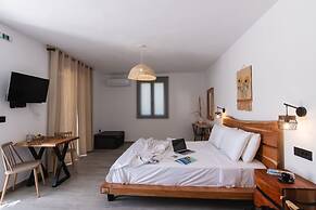 Filia Skyros Suites