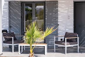 Filia Skyros Suites