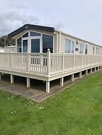Stunning Seaside Lodge Nr New Forest 2 bed