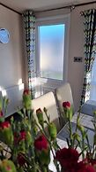 Stunning Seaside Lodge Nr New Forest 2 bed