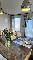 Stunning Seaside Lodge Nr New Forest 2 bed