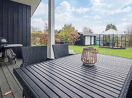 8 Person Holiday Home in Bogense
