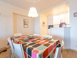 Spacious Apartment on 4th Floor