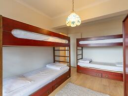 Spacious Apartment on 4th Floor