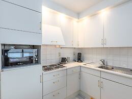 Spacious Apartment on 4th Floor