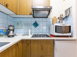 Cosy Apartment With Sunny Terrace