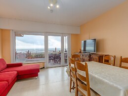 Cosy Apartment With Sunny Terrace