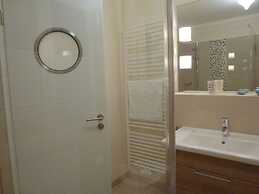 Deck 1 Modern Retreat