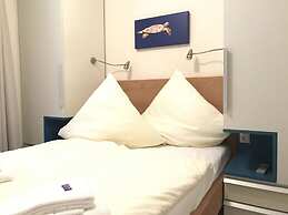 Deck 1 Modern Retreat