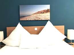 Deck 1 Modern Retreat