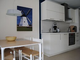 Deck 1 Modern Retreat