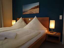 Deck 1 Modern Retreat