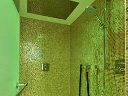 Deck 1 Modern Retreat