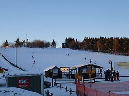 Cozy Holiday Home With Balcony