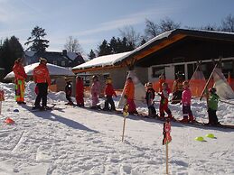 Cozy Holiday Home With Balcony