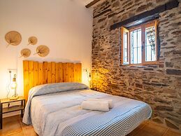 Two Houses With Shared Pool Chillout and see Views