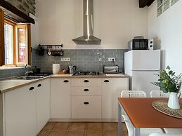 Two Houses With Shared Pool Chillout and see Views