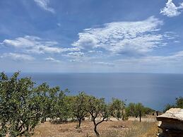 Two Houses With Shared Pool Chillout and see Views