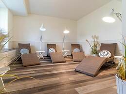 Beach Hair Friesian Residence