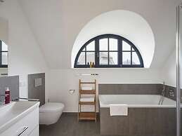 Thatched Villa With Sauna and Fireplace