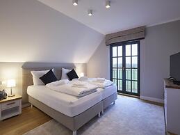 Thatched Villa With Sauna and Fireplace