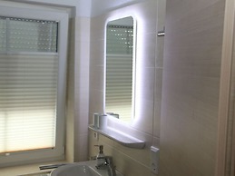 7 Robbenplate Modern Retreat