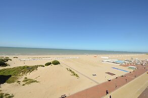 Stylish Apartment With Balcony, sea Views