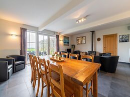 Comfortable Group Home With Large Garden
