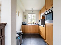 Comfortable Group Home With Large Garden