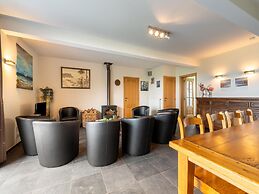 Comfortable Group Home With Large Garden