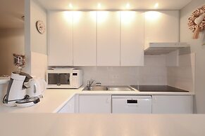 Bright Apartment With Terrace in Oostduinkerke