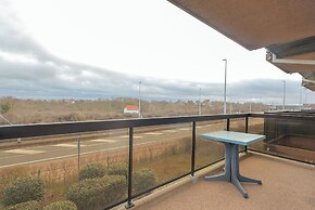 Bright Apartment With Terrace in Oostduinkerke