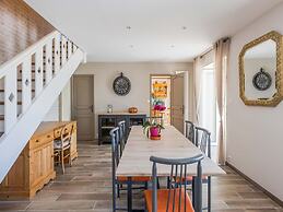 Holiday Home in Montaigu La Brisette With Garden