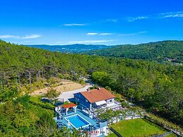 Grace Comfortable Holiday Residence