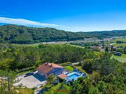 Grace Comfortable Holiday Residence