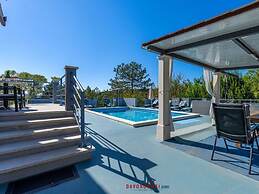 Grace Comfortable Holiday Residence