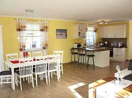 Surfer Modern Retreat