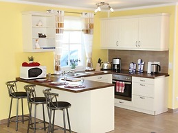 Surfer Modern Retreat