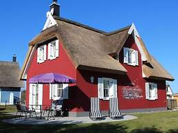 Surfer Modern Retreat