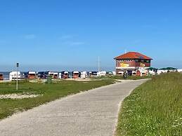 Attractive Apartment Near Town Center