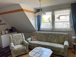 Attractive Apartment Near Town Center