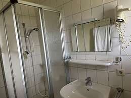 Attractive Apartment Near Town Center