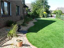 Attractive Apartment Near Town Center