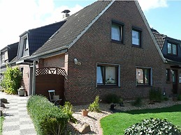 Attractive Apartment Near Town Center