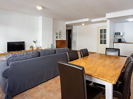 Belvilla by OYO Uptown III