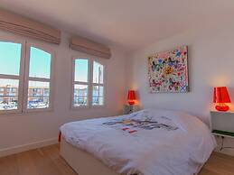 Spacious Holiday Home With hot tub