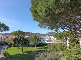 Spacious Holiday Home With hot tub