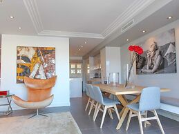 Spacious Holiday Home With hot tub