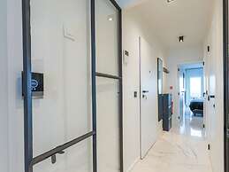 Apartment With Magnificient Sea-view