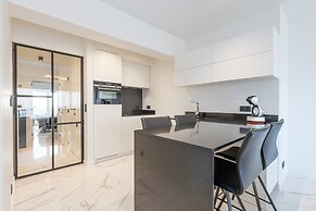 Luxury Apartment With Stunning sea Views